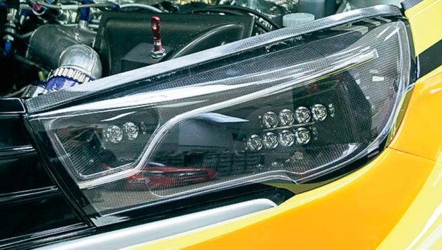 Lada Vesta WTCC. Фары со светодиодной начинкой в углепластиковом корпусе – чтобы сбросить вес. На Гранте такие появились под конец сезона, на Весте установлены изначально